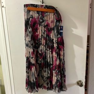 CHAPS skirt - brand new condition.